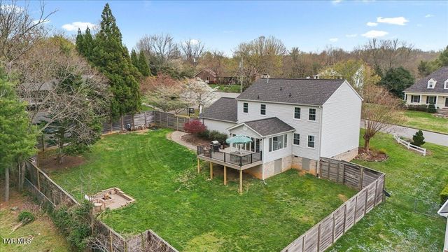 8 Parwood Court, Johnson City, TN 37601
