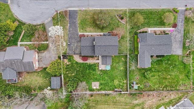 8 Parwood Court, Johnson City, TN 37601