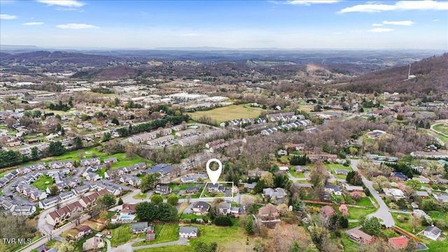 8 Parwood Court, Johnson City, TN 37601