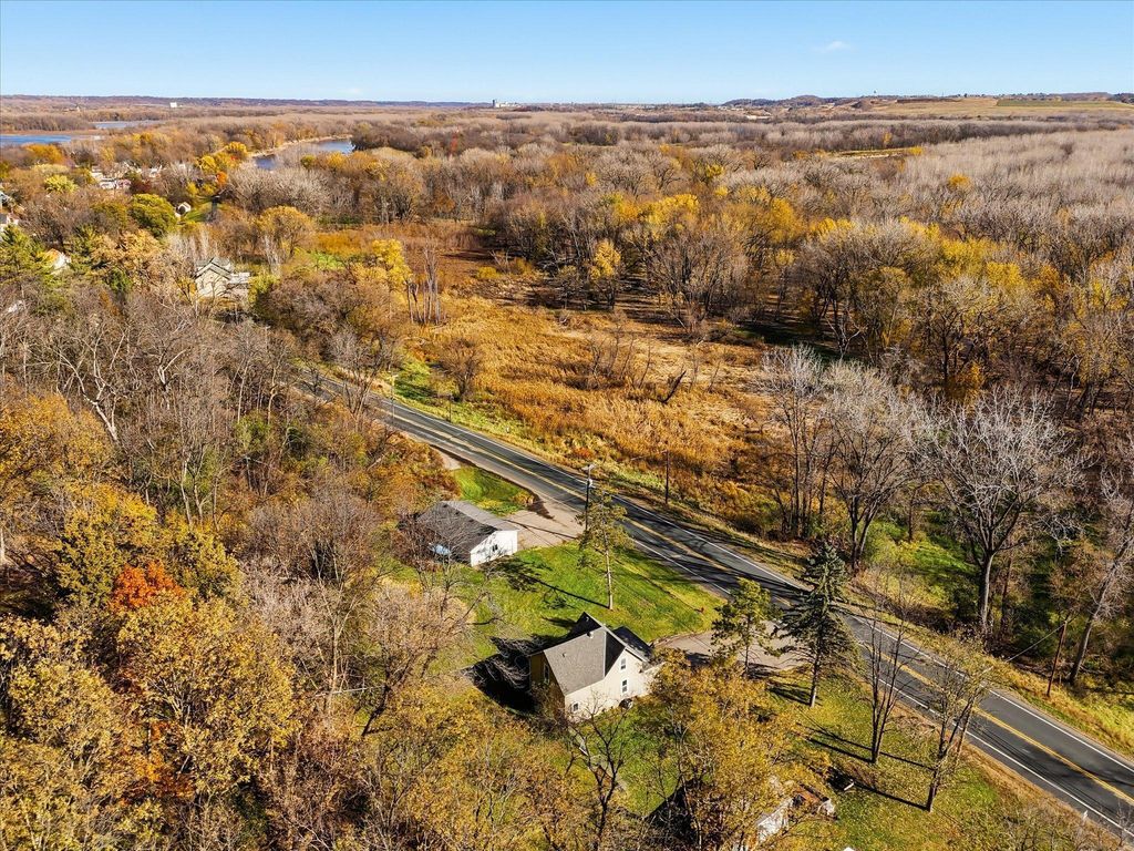 700 Main Street W, Carver, MN 55315