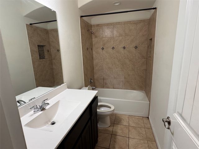 9121 Stormcrow Drive, Fort Worth, TX 76179