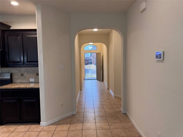 9121 Stormcrow Drive, Fort Worth, TX 76179