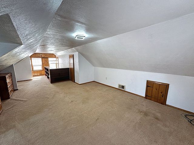 14 Blackhawk Hills Court, Rock Island, IL 61201