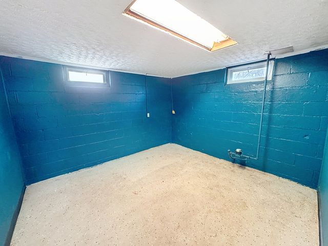 14 Blackhawk Hills Court, Rock Island, IL 61201