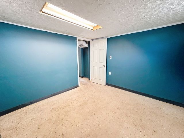 14 Blackhawk Hills Court, Rock Island, IL 61201