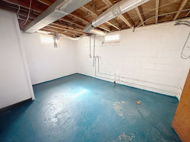 14 Blackhawk Hills Court, Rock Island, IL 61201