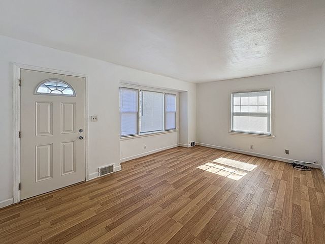 14 Blackhawk Hills Court, Rock Island, IL 61201