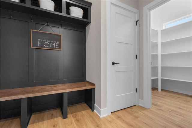 1712 SW Arbormist Drive, Lee's Summit, MO 64082