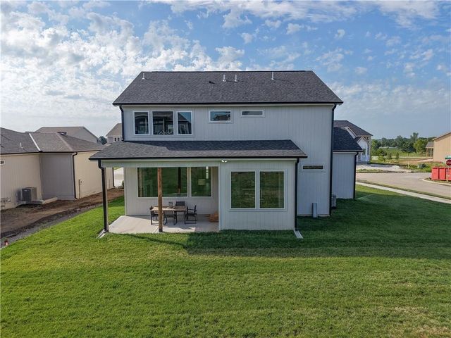 1712 SW Arbormist Drive, Lee's Summit, MO 64082