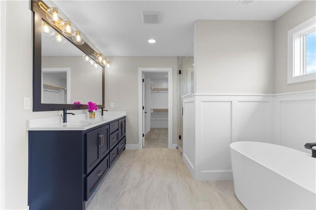 1712 SW Arbormist Drive, Lee's Summit, MO 64082