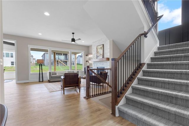 1712 SW Arbormist Drive, Lee's Summit, MO 64082