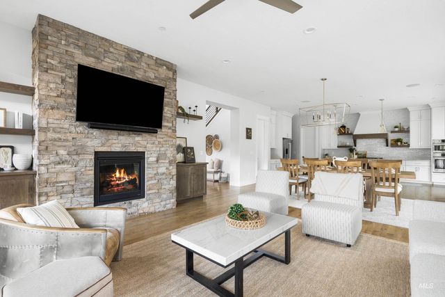 6100 E Hootowl Dr, Boise, ID 83716