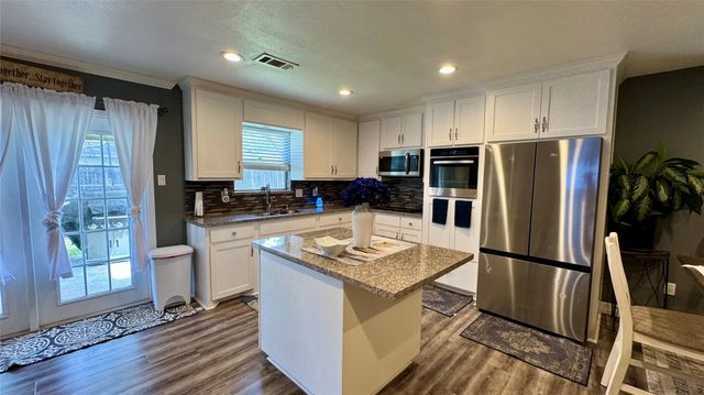 1006 Saddle Rock Drive, Houston, TX 77088