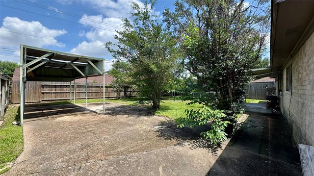 1006 Saddle Rock Drive, Houston, TX 77088