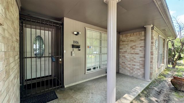 1006 Saddle Rock Drive, Houston, TX 77088