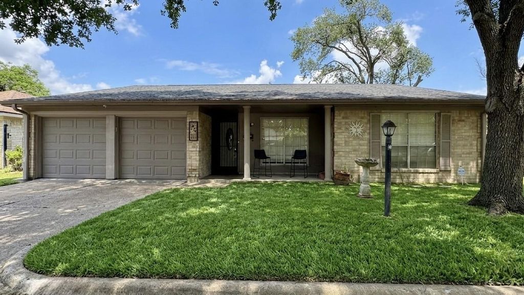 1006 Saddle Rock Drive, Houston, TX 77088