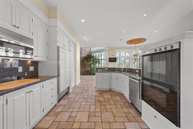 161 Laurin Court, Ann Arbor, MI 48105