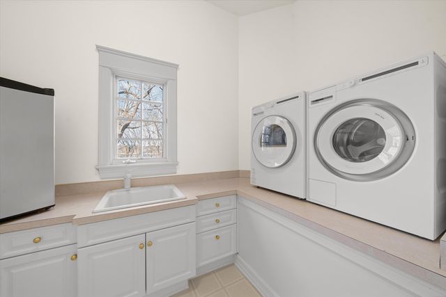 161 Laurin Court, Ann Arbor, MI 48105