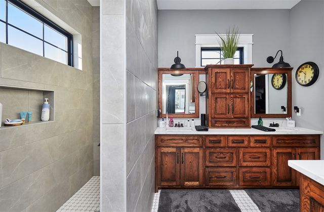 233 NE 60th Court, Ankeny, IA 50021