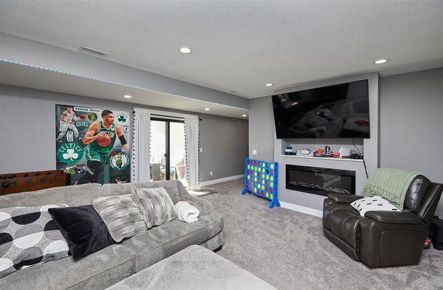 233 NE 60th Court, Ankeny, IA 50021