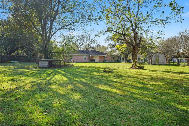 4802 Crosby Cedar Bayou Road, Baytown, TX 77521