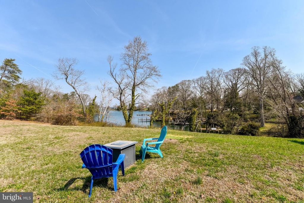 Image 11 of property listing at 23690 W PATUXENT BEACH RD, California, MD 20619