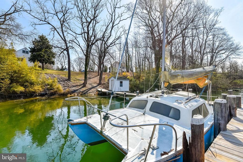 Image 13 of property listing at 23690 W PATUXENT BEACH RD, California, MD 20619