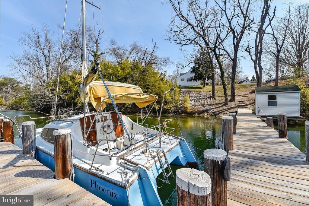 Image 14 of property listing at 23690 W PATUXENT BEACH RD, California, MD 20619