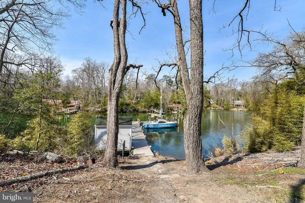 Image 15 of property listing at 23690 W PATUXENT BEACH RD, California, MD 20619
