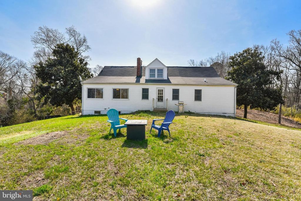 Image 19 of property listing at 23690 W PATUXENT BEACH RD, California, MD 20619