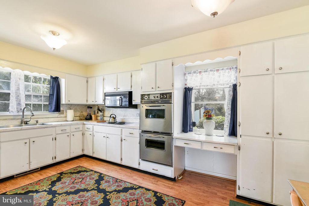 Image 31 of property listing at 23690 W PATUXENT BEACH RD, California, MD 20619