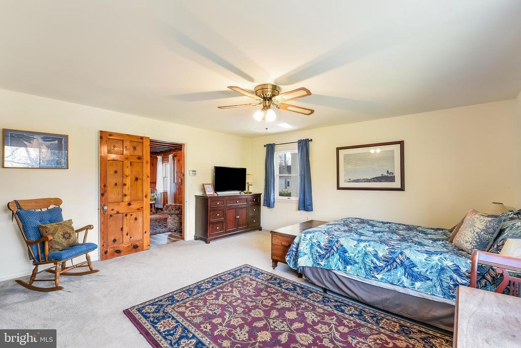 Image 33 of property listing at 23690 W PATUXENT BEACH RD, California, MD 20619