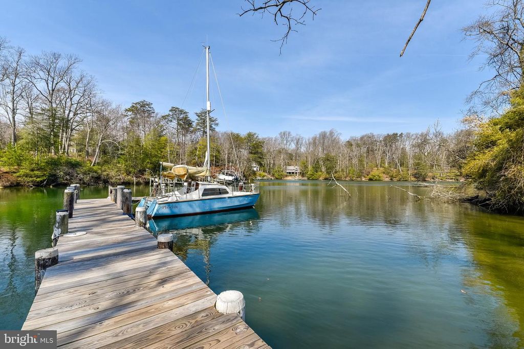 Image 4 of property listing at 23690 W PATUXENT BEACH RD, California, MD 20619