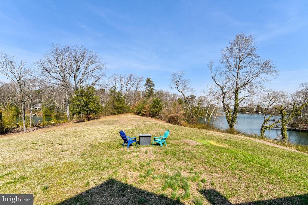 Image 5 of property listing at 23690 W PATUXENT BEACH RD, California, MD 20619
