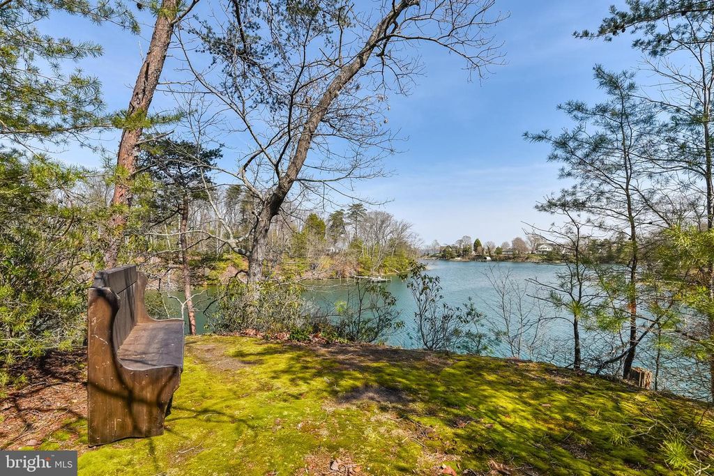 Image 8 of property listing at 23690 W PATUXENT BEACH RD, California, MD 20619