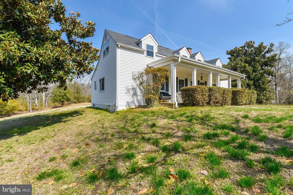 Image 9 of property listing at 23690 W PATUXENT BEACH RD, California, MD 20619