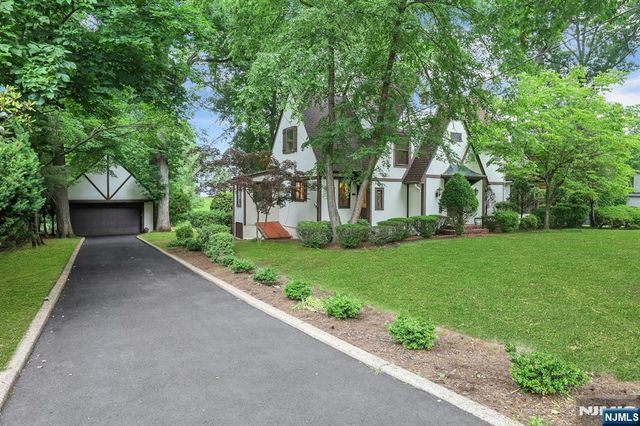 112 Goodwin Terrace, Westwood, NJ 07675