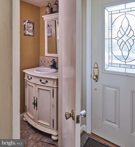 451 N MAIN ST, Chalfont, PA 18914