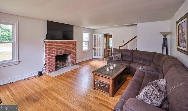 451 N MAIN ST, Chalfont, PA 18914