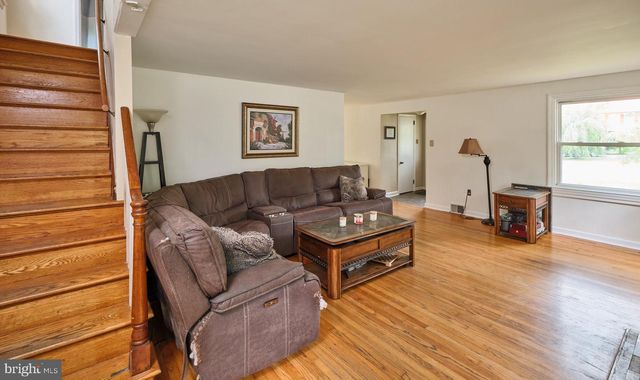 451 N MAIN ST, Chalfont, PA 18914