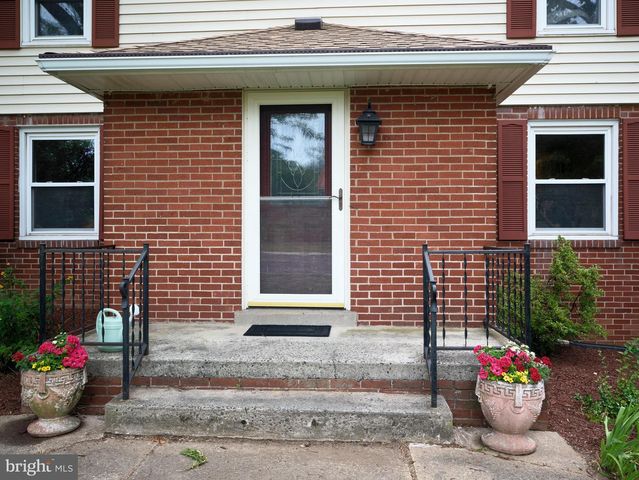 451 N MAIN ST, Chalfont, PA 18914