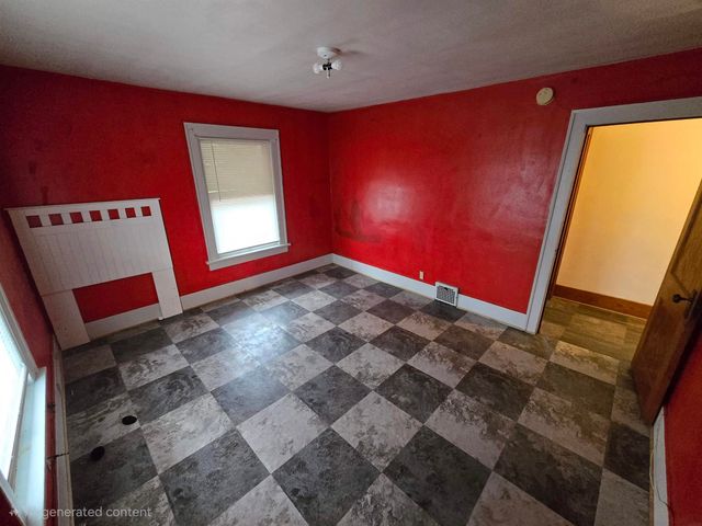 600 Cottage Street, Waterloo, IA 50703