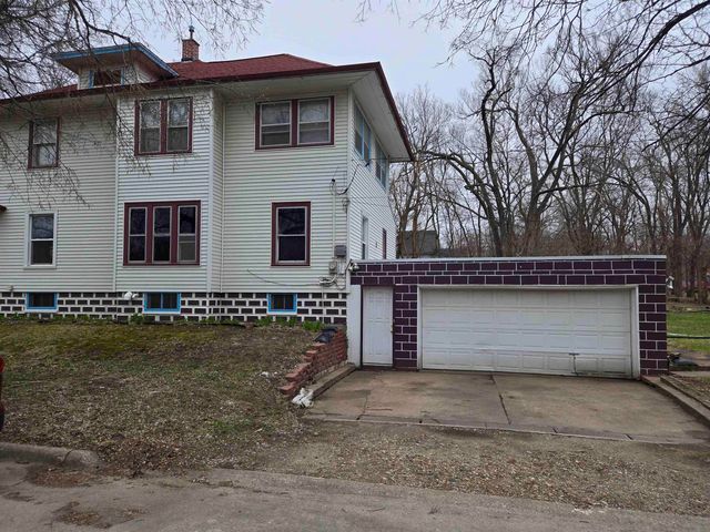 600 Cottage Street, Waterloo, IA 50703