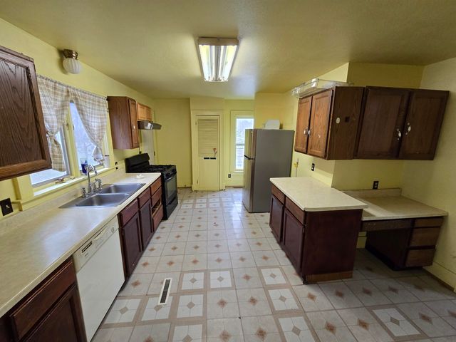 600 Cottage Street, Waterloo, IA 50703
