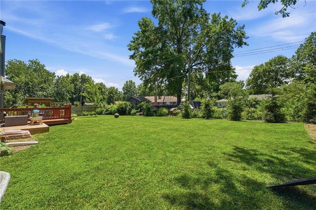 3601 SW Fleming Drive, Blue Springs, MO 64015