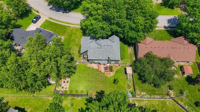 3601 SW Fleming Drive, Blue Springs, MO 64015