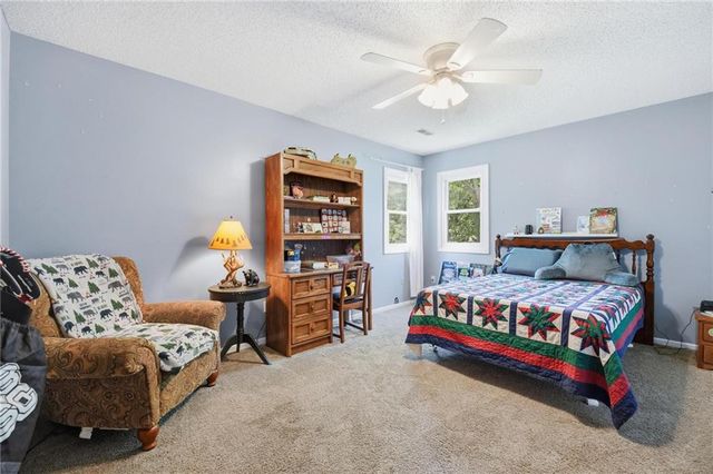 3601 SW Fleming Drive, Blue Springs, MO 64015
