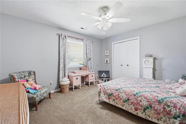 3601 SW Fleming Drive, Blue Springs, MO 64015