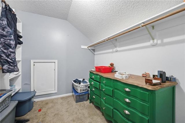 3601 SW Fleming Drive, Blue Springs, MO 64015