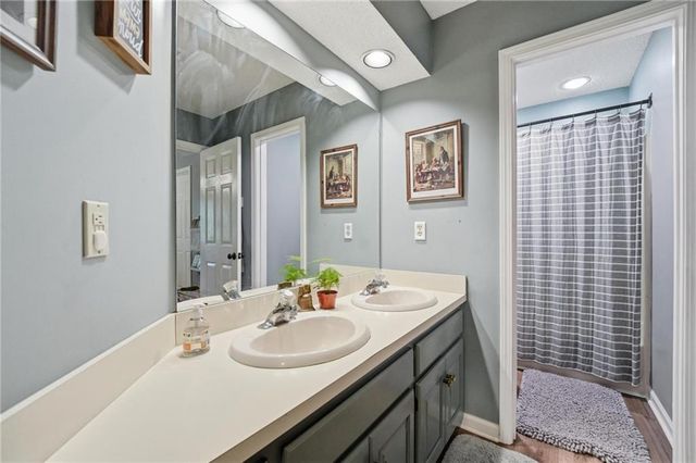 3601 SW Fleming Drive, Blue Springs, MO 64015